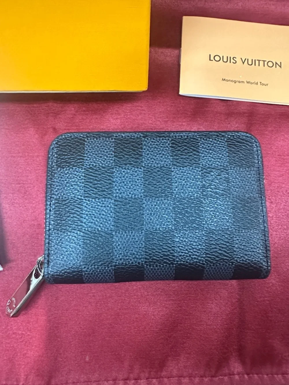 Louis Vuitton Damier Graphite Zip Wallet - Picture 5 of 8